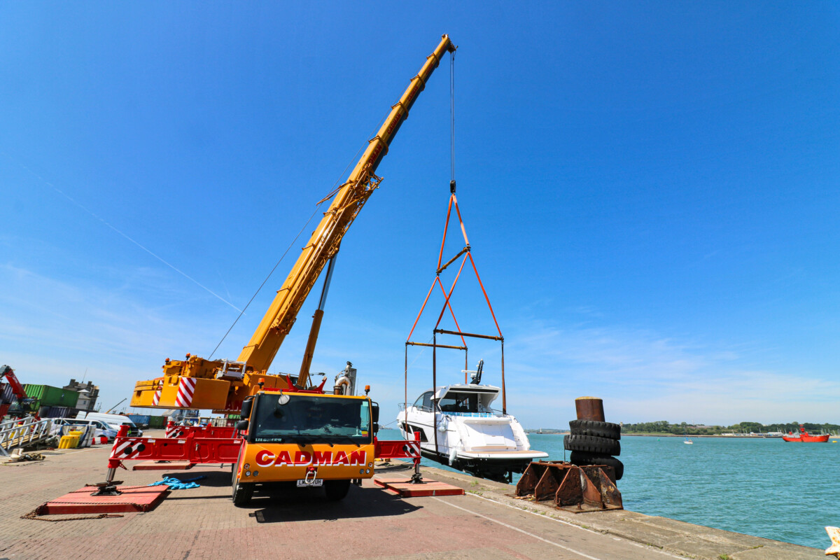 Specialist Lifting Equipment UK | Special Lifting Services | Cadman Cranes